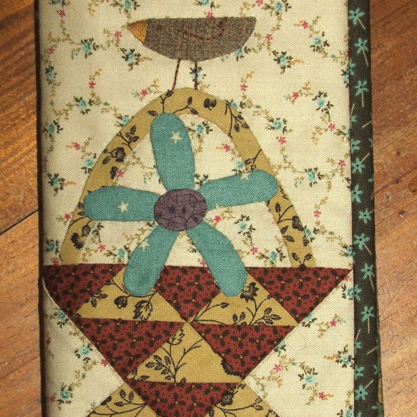 Sweet Birdie Needlebook